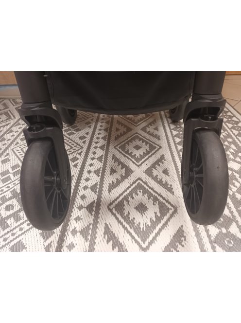 LIONELO Zoey sport babakocsi-szürke 6- 36 hó korig -OUTLET termék