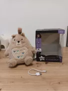  TOMMEE TIPPEE Bennie Medve alvássegítő sírásszenzorral- OUTLET termék