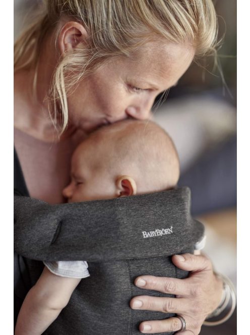 BABYBJÖRN Mini Soft - fekete, 0-12 hó, 3,2-11 kg, OUTLET termék