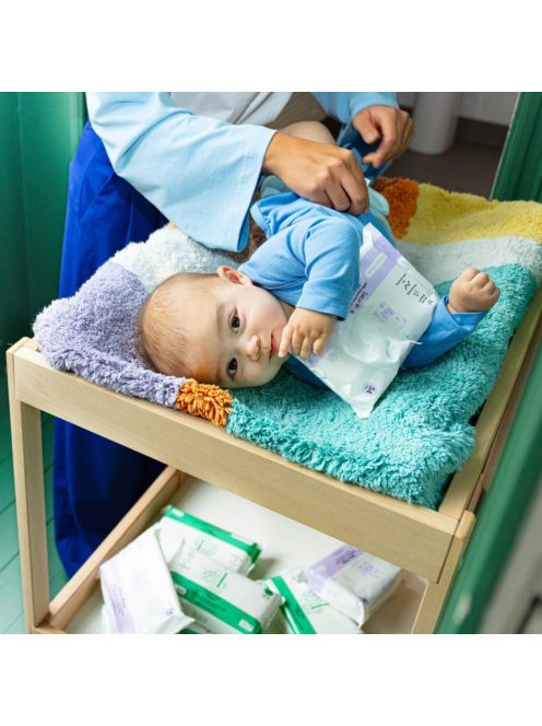 Naïf nedves törlőkendő 99% víz ,0% parfüm és alkohol, OUTLET termék