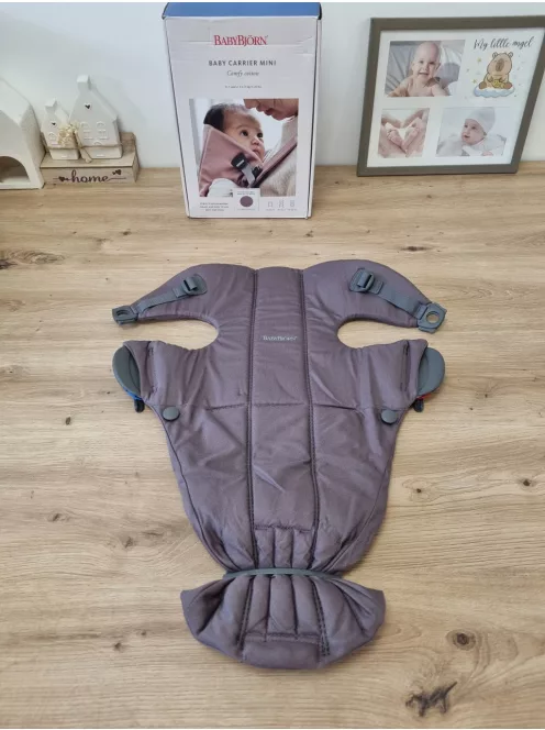 BABYBJÖRN Mini Soft hordozó- sötét lila, Outlet termék