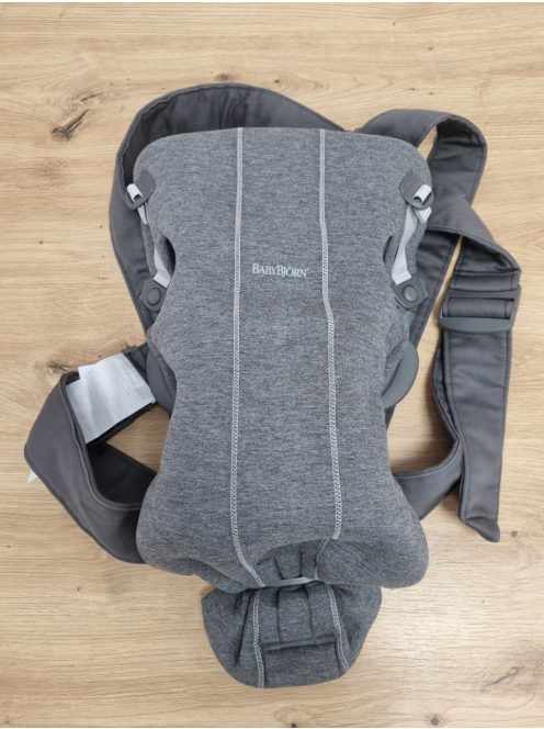 BABYBJÖRN Mini Soft - sötétszürke, 0-12 hó, 3,2-11 kg, OUTLET termék