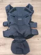 BabyBjörn Move Air Mesh babahordozó 3D hálós-antracitszürke- Outlet termék