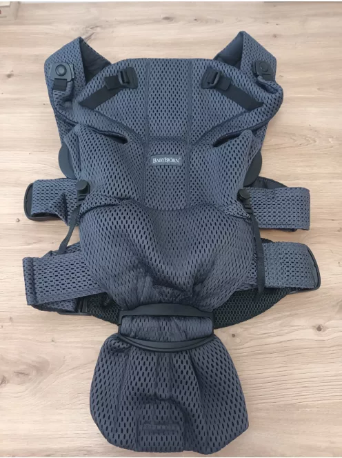 BabyBjörn Move Air Mesh babahordozó 3D hálós-antracitszürke- Outlet termék