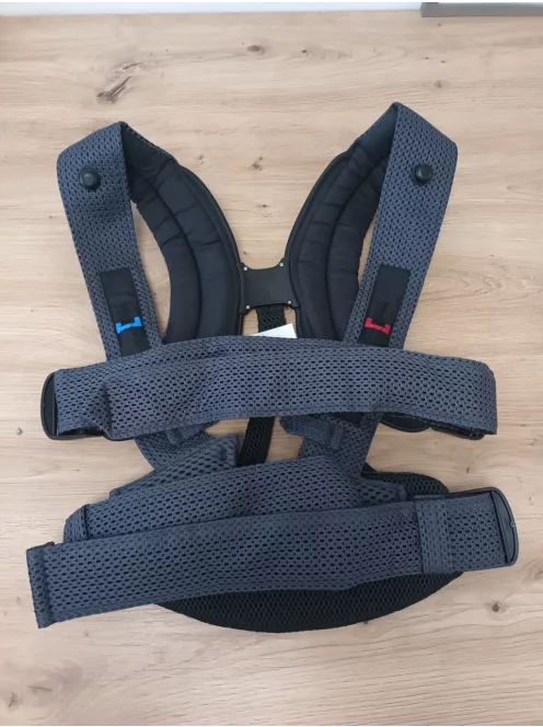 BabyBjörn Move Air Mesh babahordozó 3D hálós-antracitszürke- Outlet termék