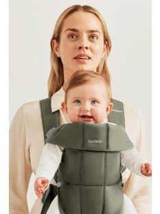   BabyBjörn babahordozó Mini, Comfy cotton-sötétzöld. OUTLET termék