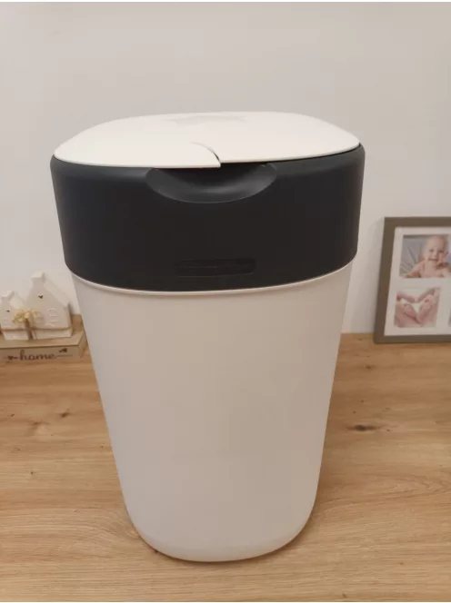 Tommee Tippee Twist&Click pelenkatartó- Outlet termék