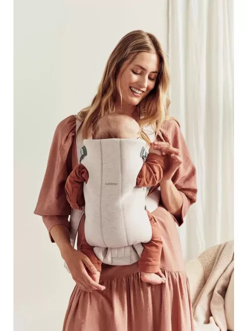 BABYBJÖRN Mini Soft hordozó- light beige Outlet termék