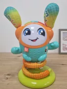 Fisher-Price DJ Hüpfi interaktív német nyelvű játék, OUTLET termék