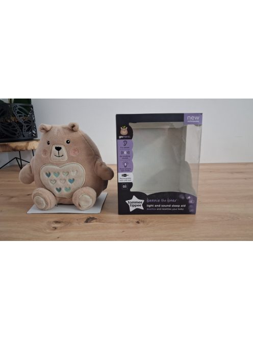 TOMMEE TIPPEE Bennie Medve alvássegítő sírásszenzorral- OUTLET termék