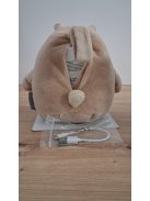 TOMMEE TIPPEE Bennie Medve alvássegítő sírásszenzorral- OUTLET termék