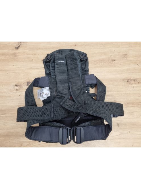 BabyBjörn One Air 3D Mesh babahordozó-fekete, OUTLET termék