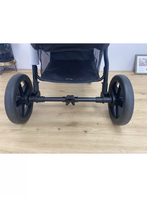 LIONELO Annet Plus babakocsi 22 kg-ig. OUTLET termék
