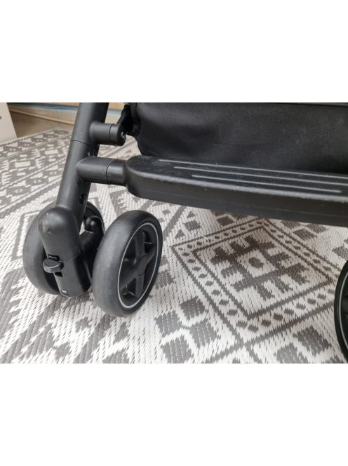 Maxi-Cosi Lara2 babakocsi 0-22 kg-ig. OUTLET termék