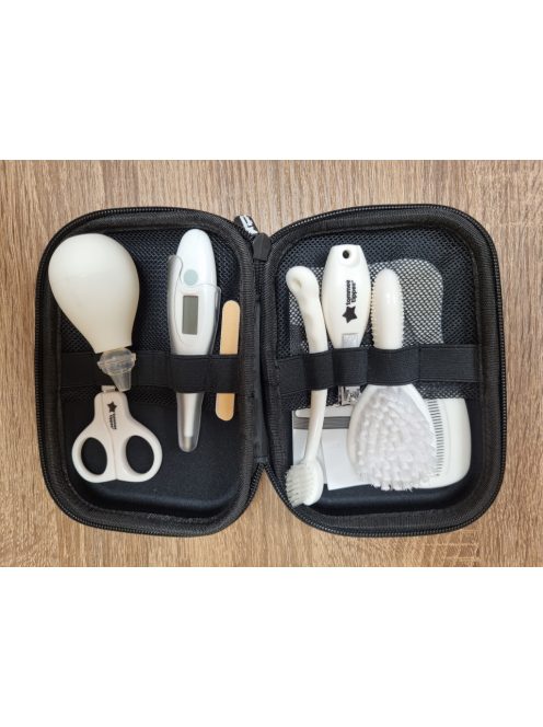 Tommee Tippee babaápolási készlet, 9 db-os. OUTLET termék