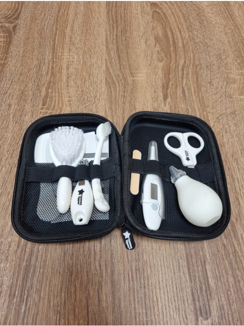 Tommee Tippee babaápolási készlet, 9 db-os. OUTLET termék