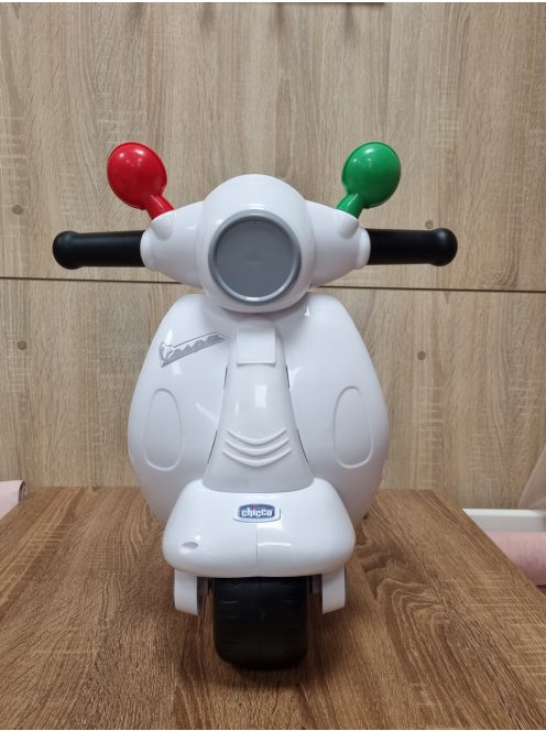 Chicco Vespa motorkerékpár gyerekeknek. OUTLET termék