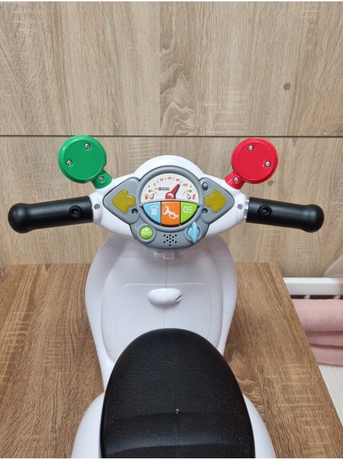 Chicco Vespa motorkerékpár gyerekeknek. OUTLET termék