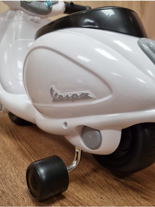 Chicco Vespa motorkerékpár gyerekeknek. OUTLET termék