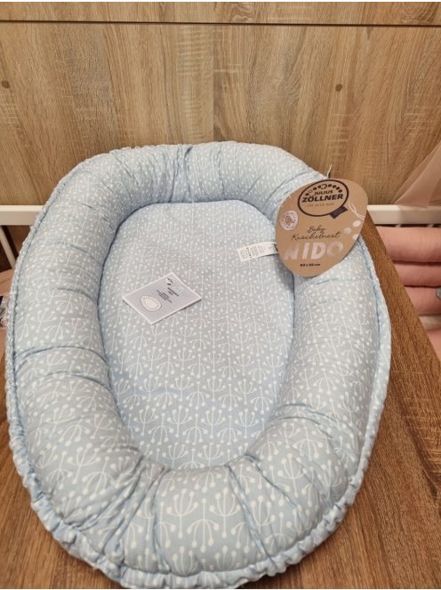 Julius Zöllner ölelkező prémium babafészek. OUTLET termék