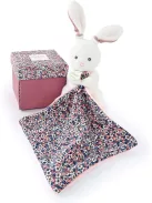 DouDou Boh'aime plüss nyuszi szundikendővel, OUTLET termék