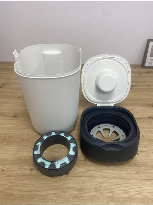 Tommee Tippee Twist&Click pelenkatartó 2db utántöltővel, fehér- OUTLET termék