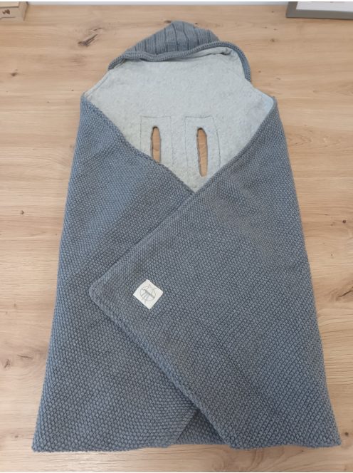 Lässig univerzális hordozóba köthető kötött takaró, OUTLET termék