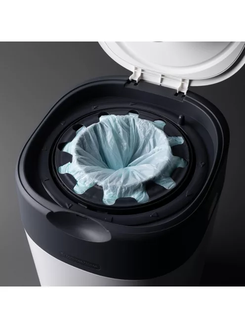 Tommee Tippee Twist&Click pelenkatartó 6 db utántöltővel, OUTLET termék