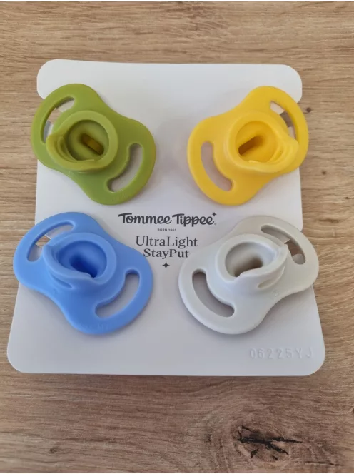Tommee Tippee Ultra-Light StayPut 4db-os szilikon cumi szett 6-18hó, OUTLET termék