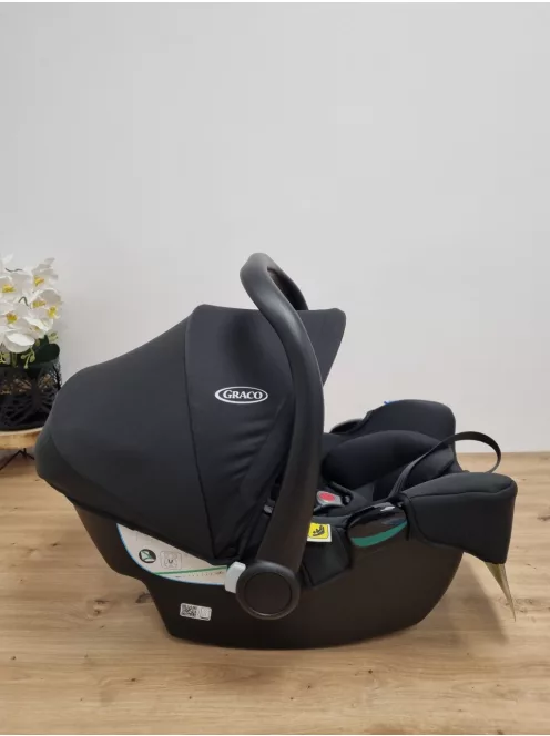Graco Snuglite i-Size 40-75cm babahordozó,  fekete szìnű OUTLET termék