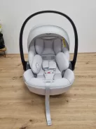 CYBEX Gold Cloud G i-Size 40-87cm Comfort babahordozó (talp nélkül), világos szürke színű OUTLET termék