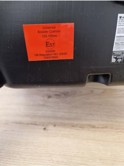 KikkaBoo I-Pop i-Size Isofix ülésmagasító pohártartóval -zöld OUTLET termék