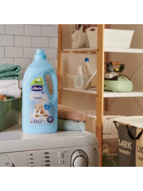 Öblítő 1,5 liter Sensitive - púder illat Sweet Talcum