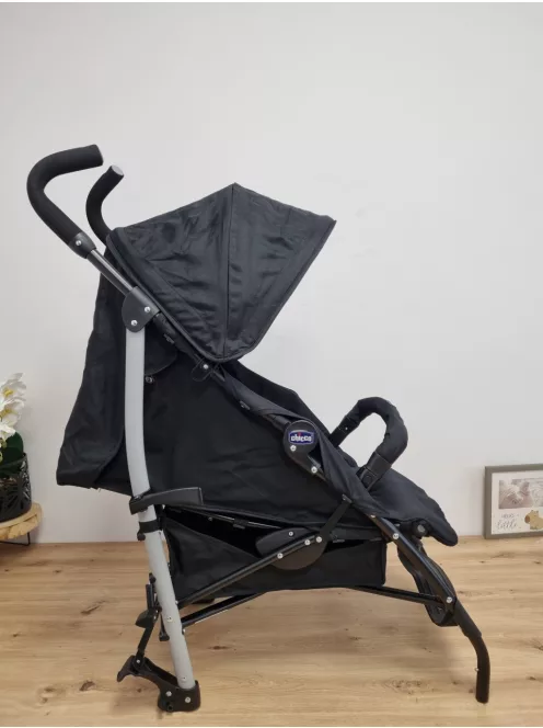 Chicco Echo Lite kompakt esernyőre csukható babakocsi-fekete, OUTLET termék