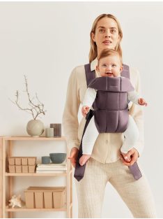 BABYBJÖRN Mini Soft hordozó- sötét lila, Outlet termék
