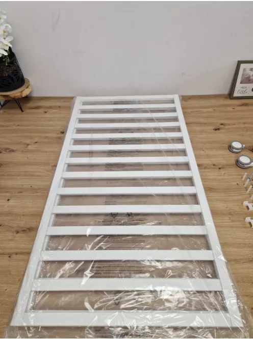 Foppapedretti Tenerorso 131x73cm-es fa kiságy állítható oldalakkal, OUTLET termék