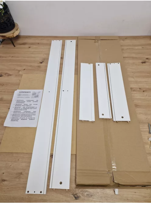 Foppapedretti Tenerorso 131x73cm-es fa kiságy állítható oldalakkal, OUTLET termék