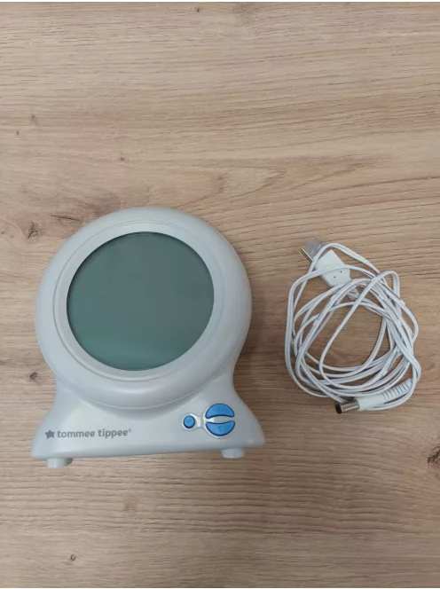 Tommee Tippee alvástréner ébresztőóra és éjjeli fény, OUTLET termék