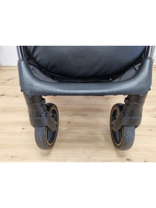 Kinderkraft TRIG 3 babakocsi 0-22 kg -ig- fekete OUTLET termék
