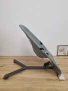 Kinderkraft MIMI pihenőszék 2 játékkal - szürke, OUTLET termék