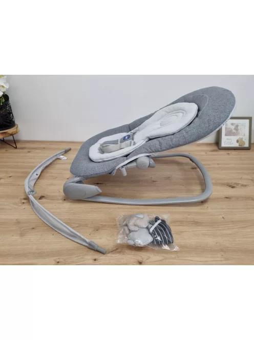 Chicco Hoopla babapihenő, kényelmes és mozgásra ösztönző pihenőszék, játszóívvel és textil függőjátékokkal, 4 fokozatban állítható, 0 hónapos kortól 18 kg-ig OUTLET termék