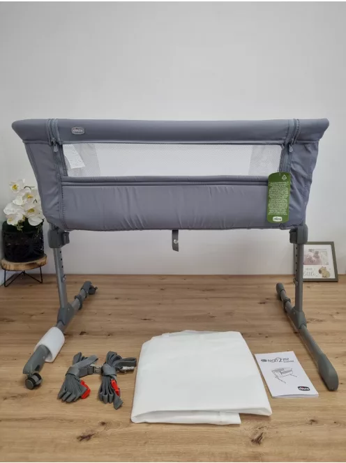 Chicco Next2Me Essential Babaöböl újszülötteknek, szülőágy mellé rögzíthető, állítható magasság, jó légáramlás, matraccal , táskával , 0-6 hónap, szürke OUTLET termék