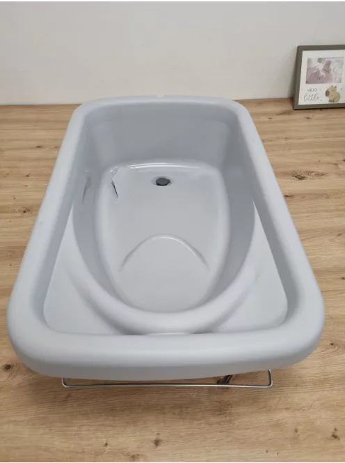 Chicco Cuddle & Bubble babafürdető és pelenkázó újszülötteknek, magasságállítható, kompakt összecsukható, szülői tárolóval, 2 kerékkel, max. 11 kg,  OUTLET termék
