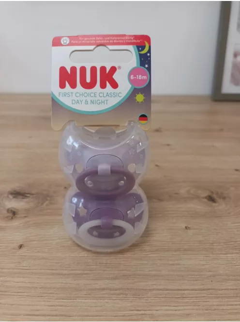 NUK first choice classic day&night lila babacumi 6-18 M OUTLET termék