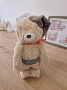 Fehn Bruno maci plüssjáték – puha teddy maci, babáknak és kisgyermekeknek 0 hónapos kortól OUTLET termék