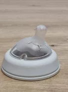 Chicco Natural Feeling kólika elleni üvegből cumisüveg 0+ hónapos kortól, 150 ml OUTLET termék