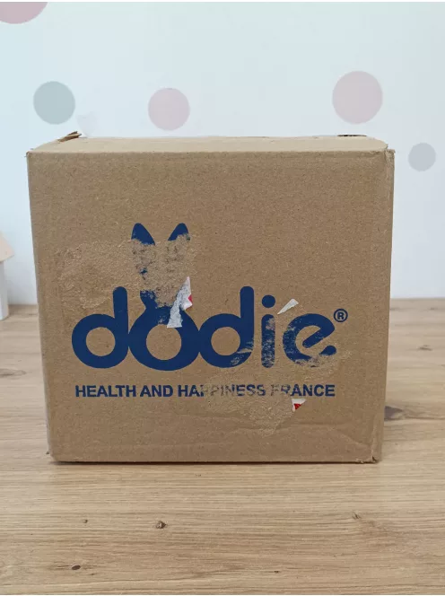 DODIE 4 db cumisüveg újszülötteknek, kerek anti-kólikás etetőcumival (2 x 150 ml és 2 x 270 ml) + 1 cumi újszülötteknek OUTLET termék