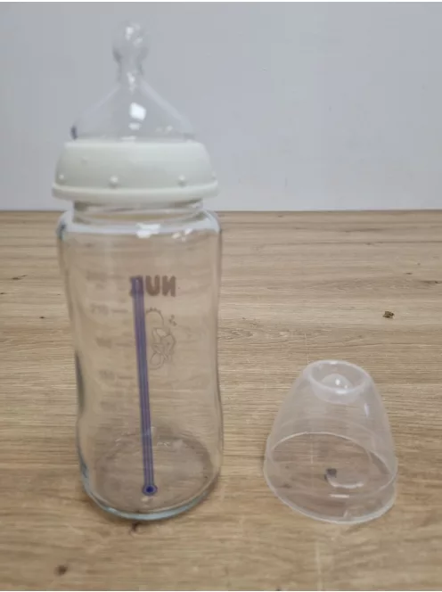 NUK First Choice+ cumisüveg  6–18 hónap hőérzékelős 240 ml csikóhal mintás OUTLET termék
