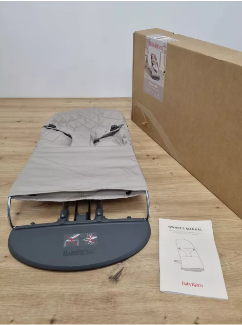 Babybjörn pihenöszék, klasszikus steppelt baba hintaszék - homokszürke OUTLET termék