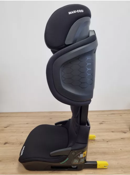 Maxi-Cosi Tanza i-Size összecsukható gyerekülés, 3,5-12 év, 100–150 cm, 10 fejtámla-pozíció, hordozható utazó gyerekülés, G-CELL oldalirányú ütközésvédelem, környezetbarát gyártás, Full Black OUTLET termék